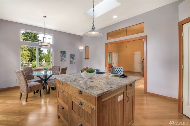 Property Photo:  1501 SW 8th Ave  WA 98502 