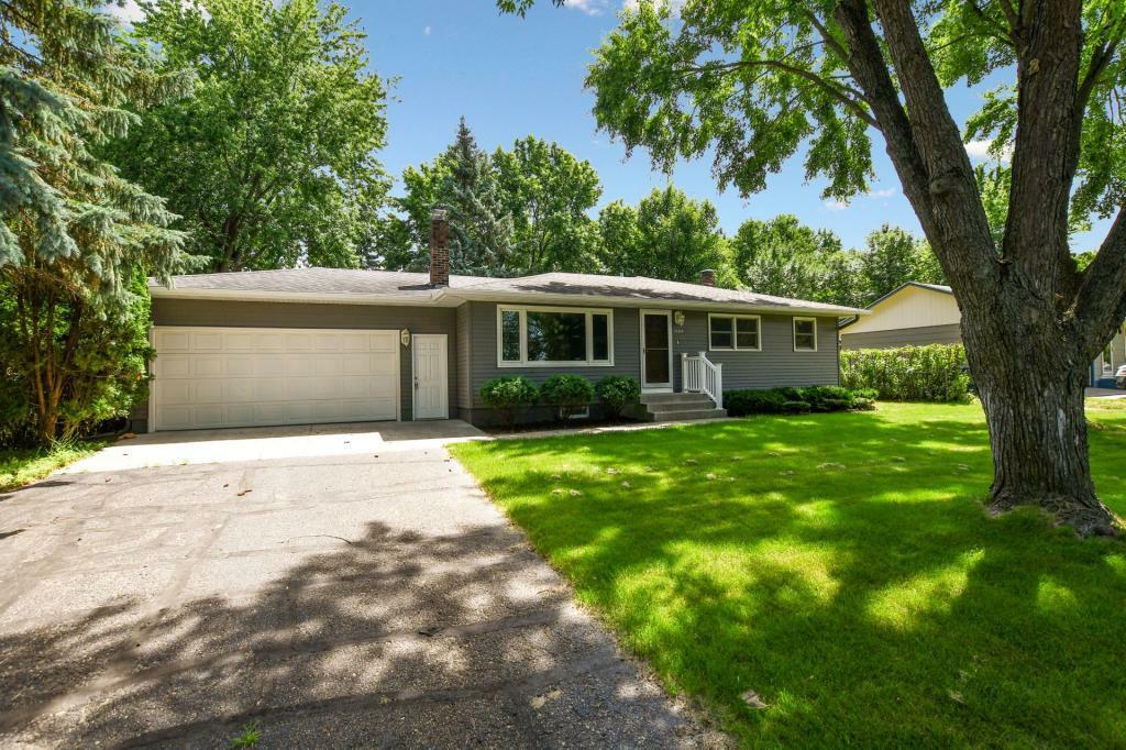 Property Photo:  1604 Kings Way  MN 56301 