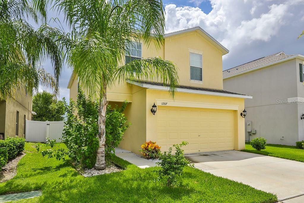 Property Photo:  1207 Trailwater Street  FL 33570 