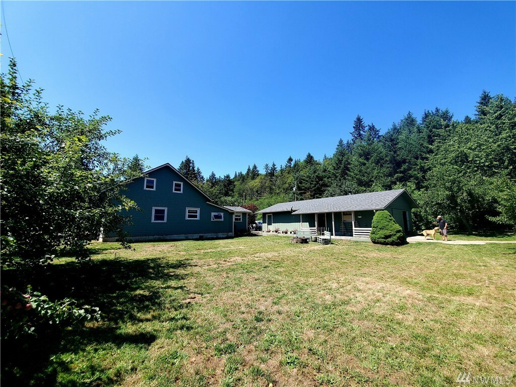 Property Photo: 401 Sumner St SE WA 98530