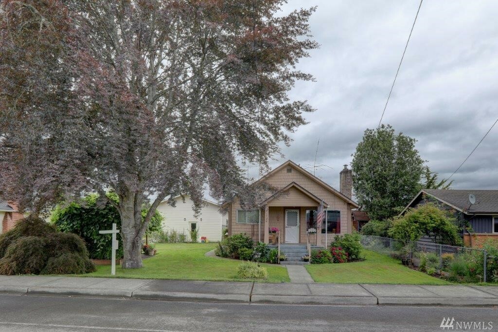 Property Photo:  31720 W Entwistle St  WA 98014 