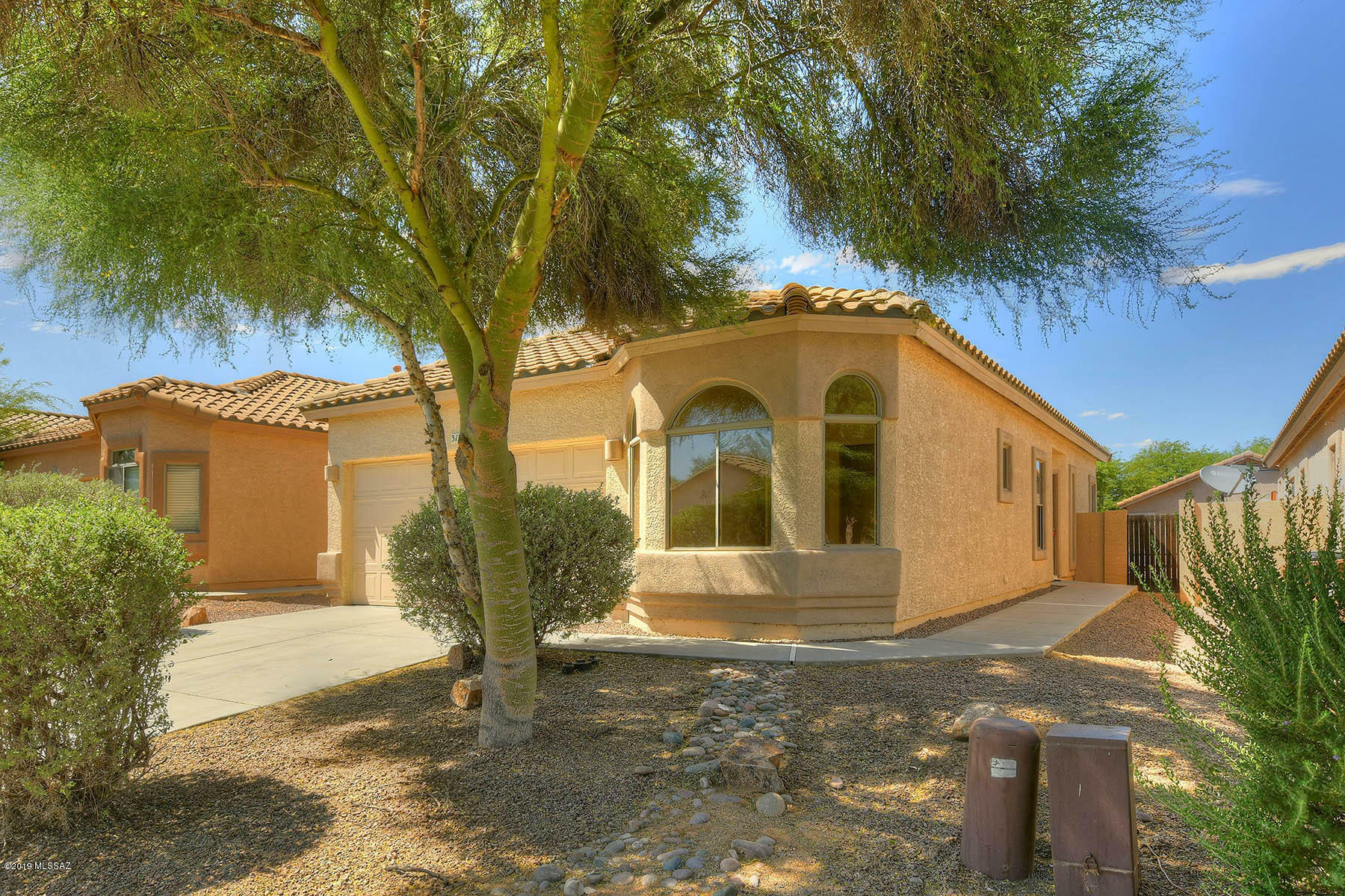 Property Photo:  317 E Camino Limon Verde  AZ 85629 