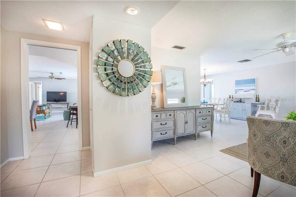 Property Photo:  2180 Dolphin Boulevard S  FL 33707 