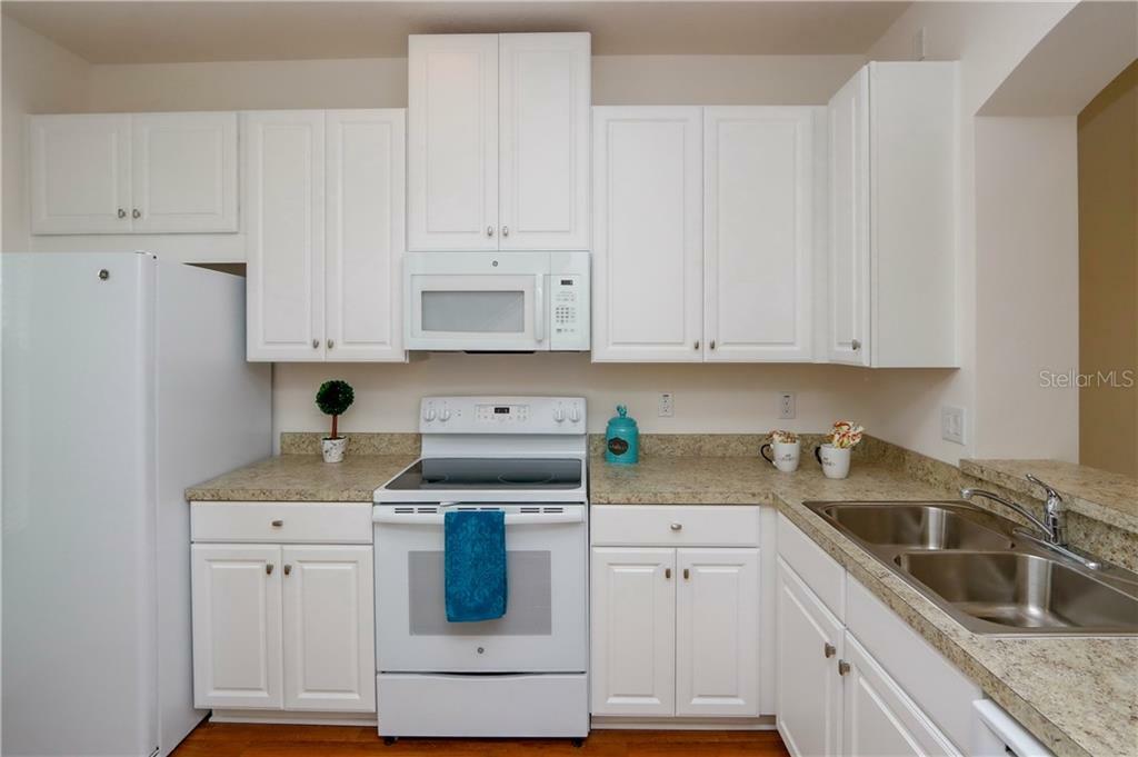 Property Photo: 8829 Walnut Gable Court FL 33578