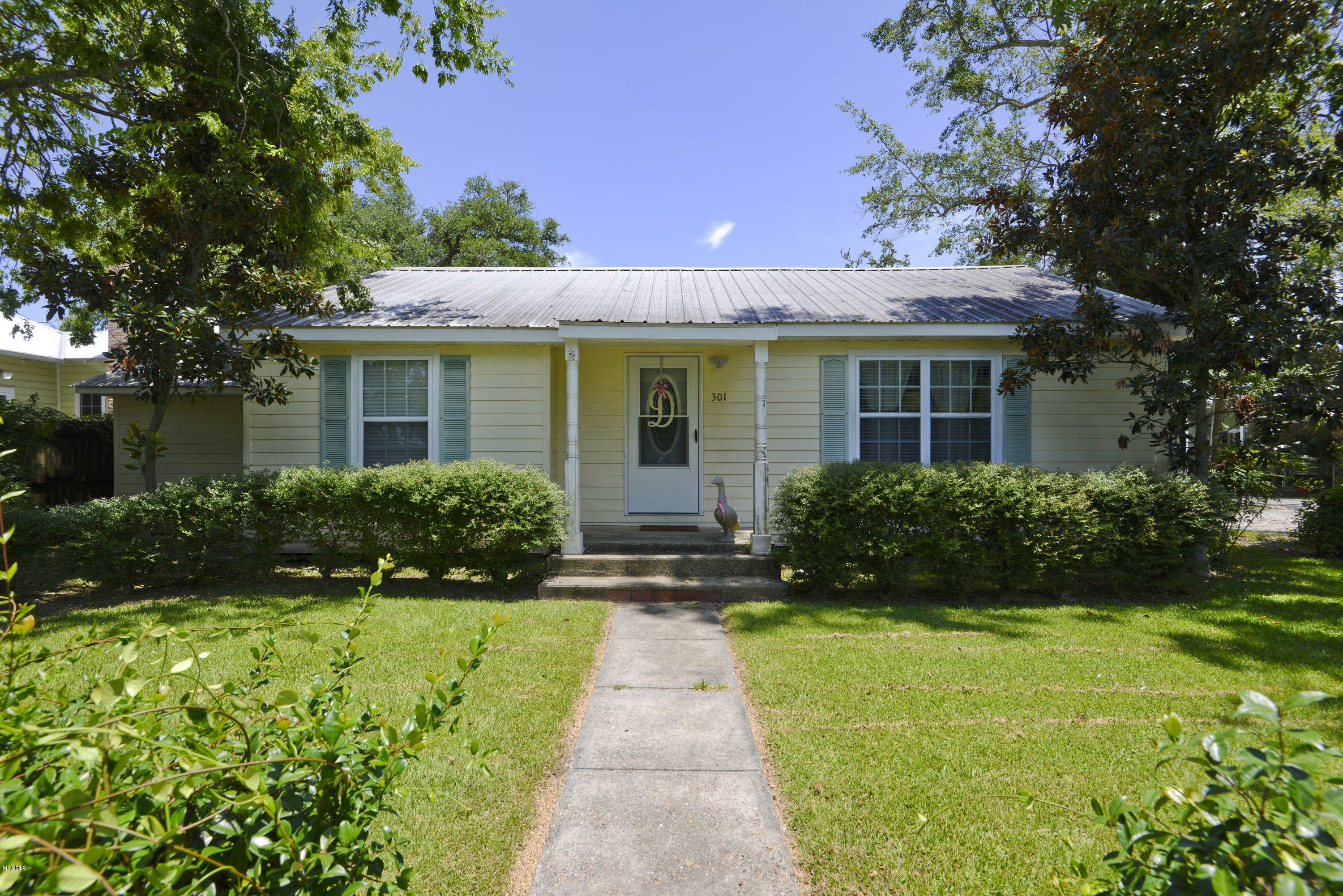 301 N Toulme Street  Bay Saint Louis MS 39520 photo