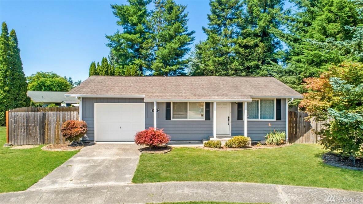 Property Photo:  634 Natalie Place  WA 98022 