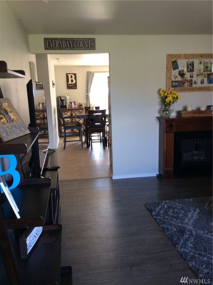 Property Photo:  122 I St NE  WA 98848 