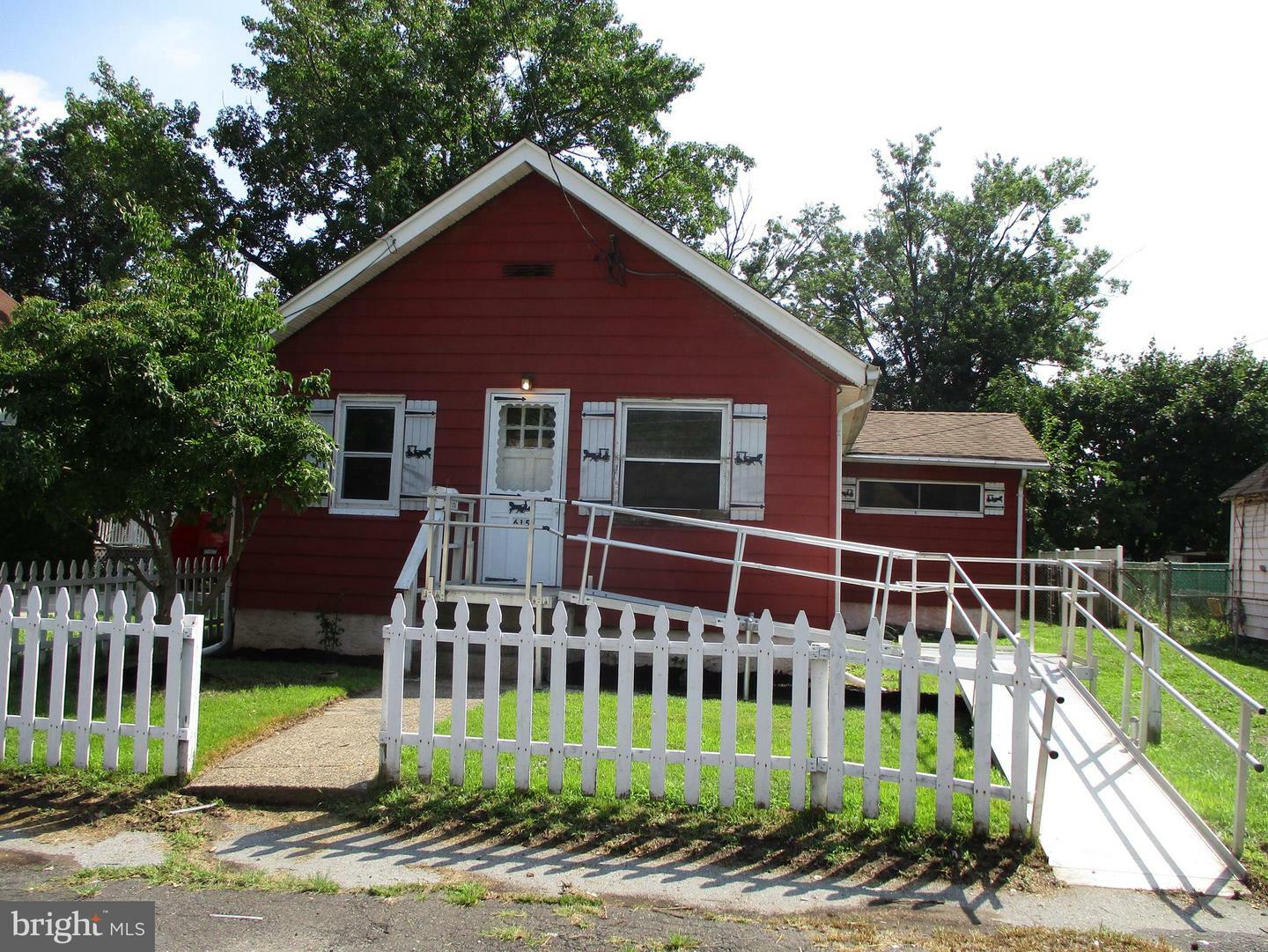 Property Photo:  615 Cedar Avenue  PA 19021 