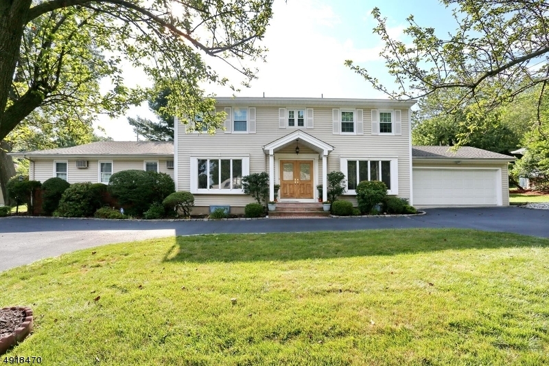 Property Photo:  1 Hillcrest Dr  NJ 07424 