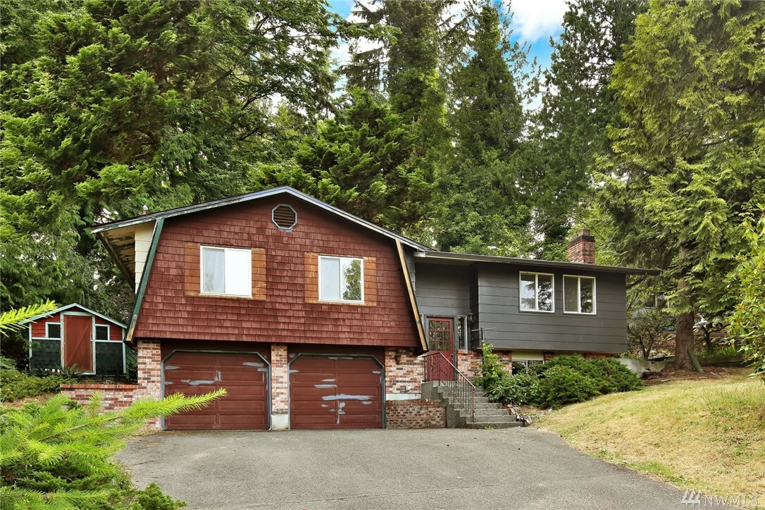 Property Photo:  1326 Birch St  WA 98229 