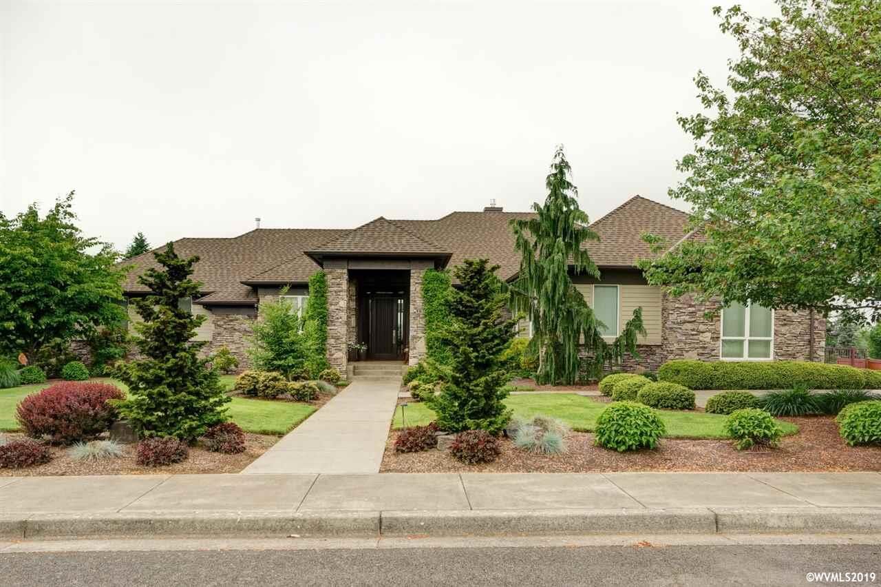 Property Photo: 1677 Mountain Dr OR 97383