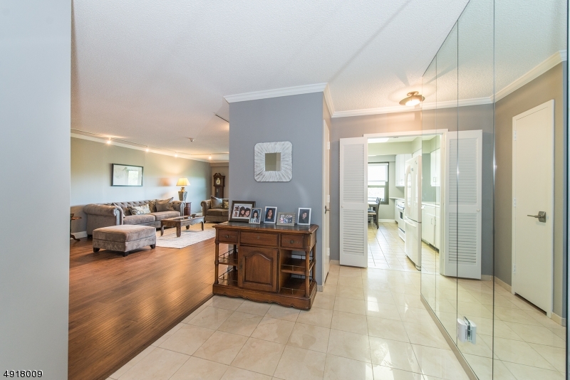 Property Photo: 2 Claridge Dr 6ne NJ 07044
