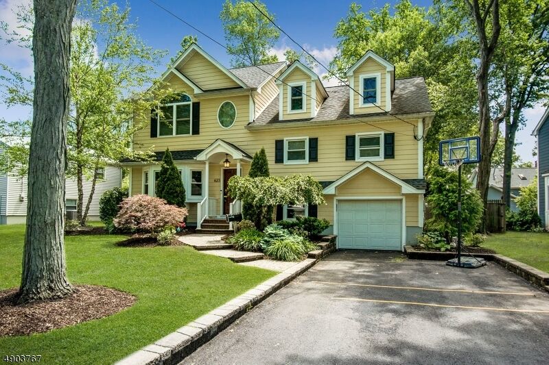 Property Photo:  623 Kensington Dr  NJ 07090 