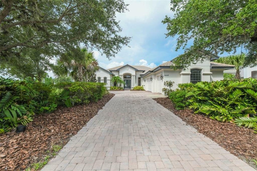 Property Photo:  9242 McDaniel Lane  FL 34240 