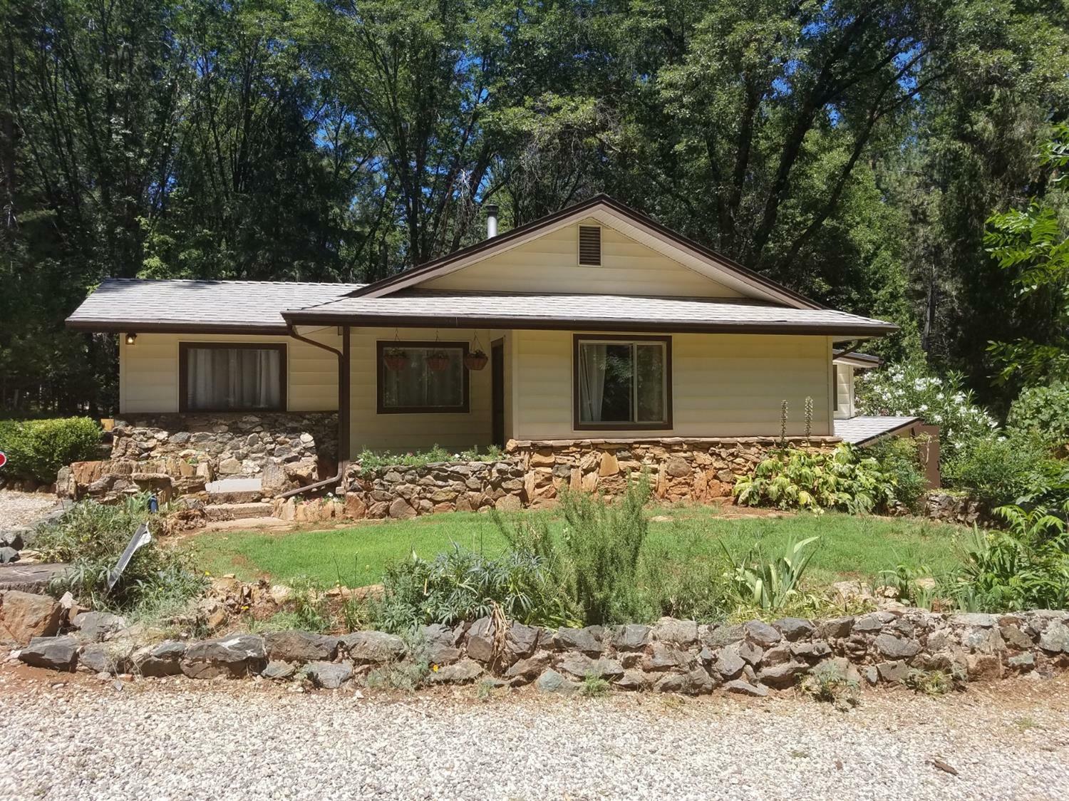 Property Photo: 15697 Lakewood Lane CA 95945