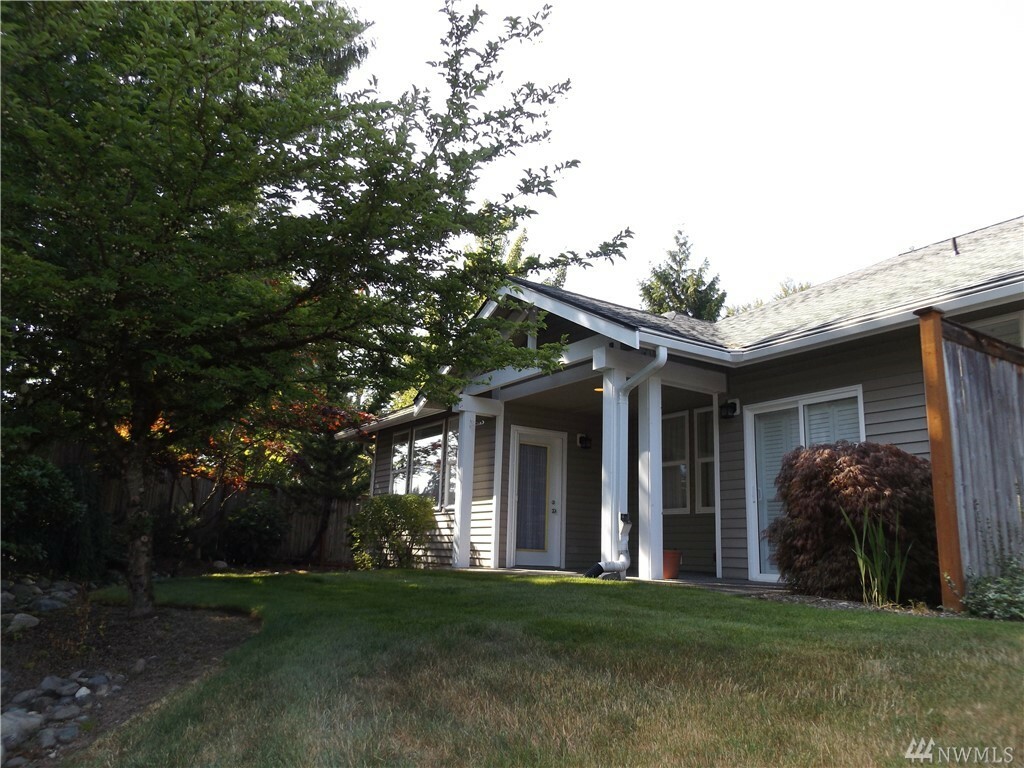 Property Photo: 7436 53rd St Ct W WA 98467