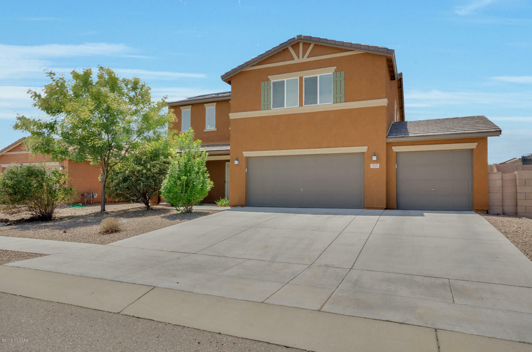 Property Photo:  433 W Charles L McKay Street  AZ 85641 