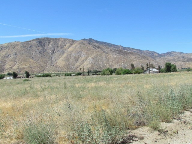 Property Photo:  5 Aloma  CA 92230 