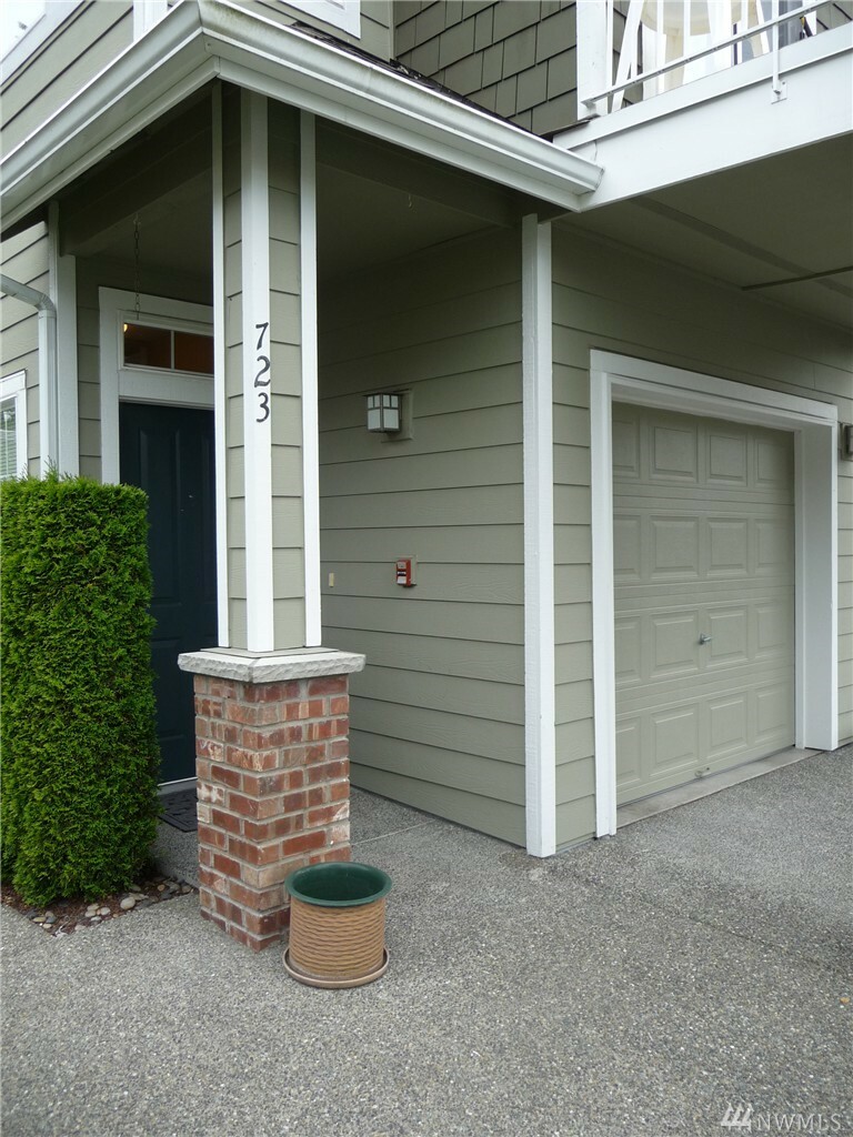 Property Photo:  723 241st Lane SE  WA 98074 