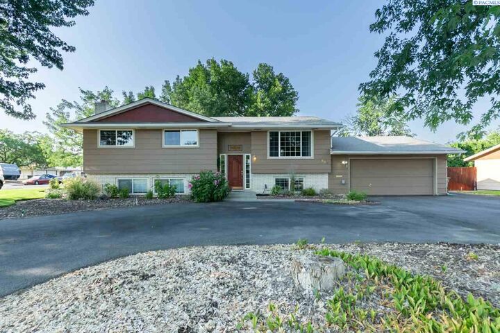 582 Holly St  Richland WA 99354 photo