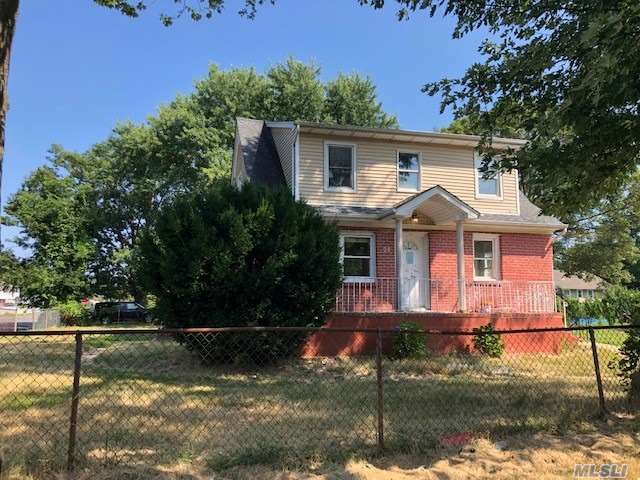 26 Booker Boulevard  Amityville NY 11701 photo