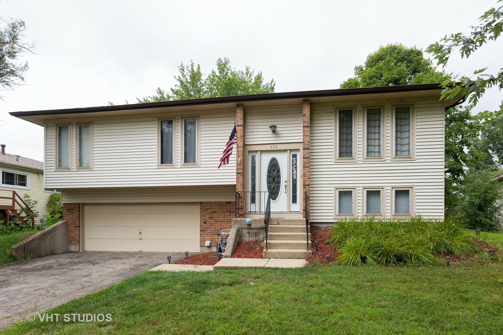 Property Photo: 433 Sword Way IL 60440