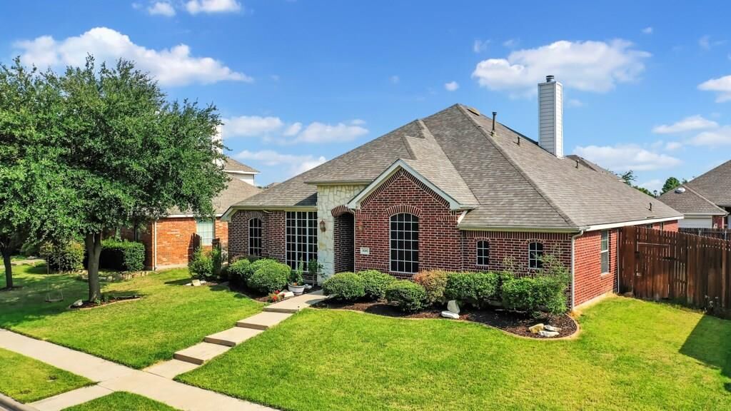 Property Photo: 8201 Hartford Drive TX 75089