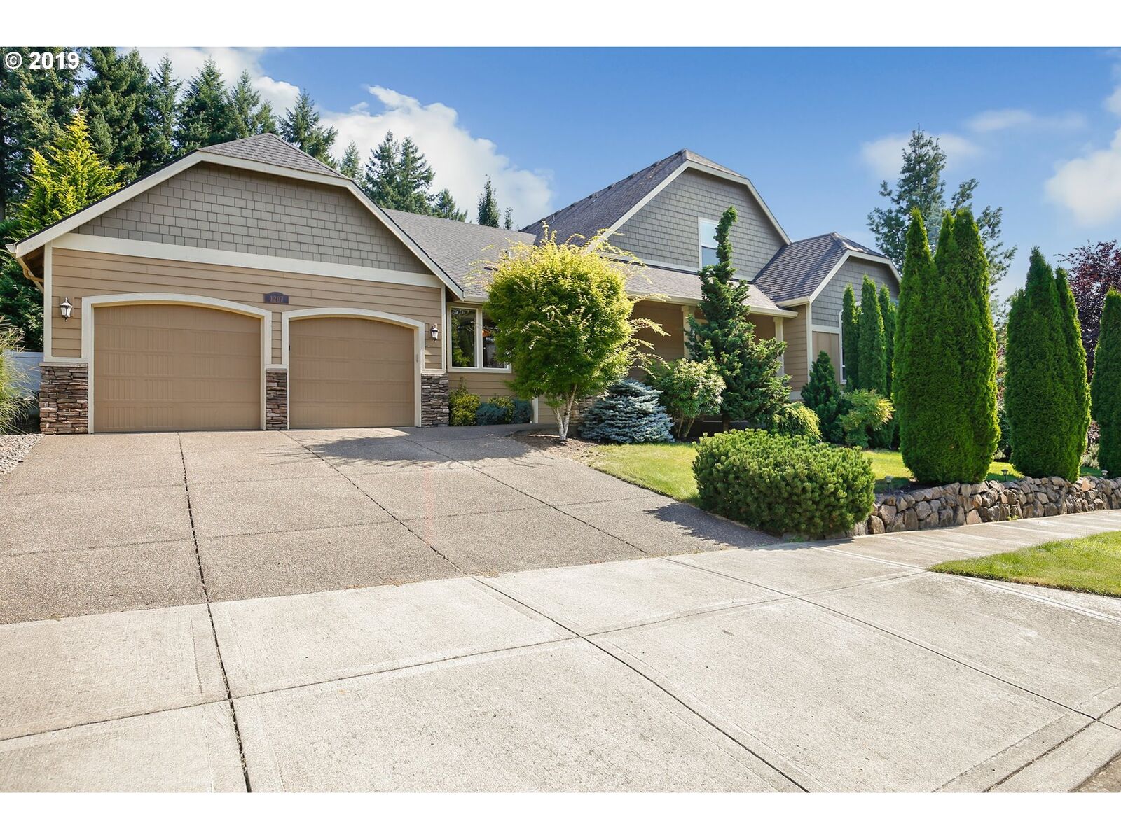 Property Photo: 1207 NW 35th Ave WA 98607