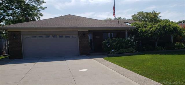 Property Photo:  39370 Venetian  MI 48045 