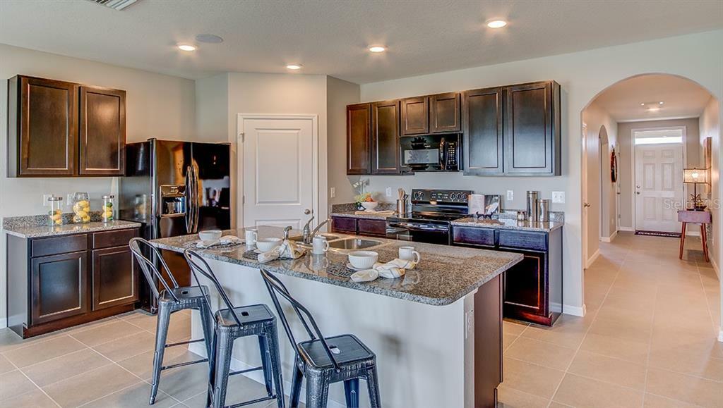 Property Photo: 16701 Southern Oaks Trail FL 34219