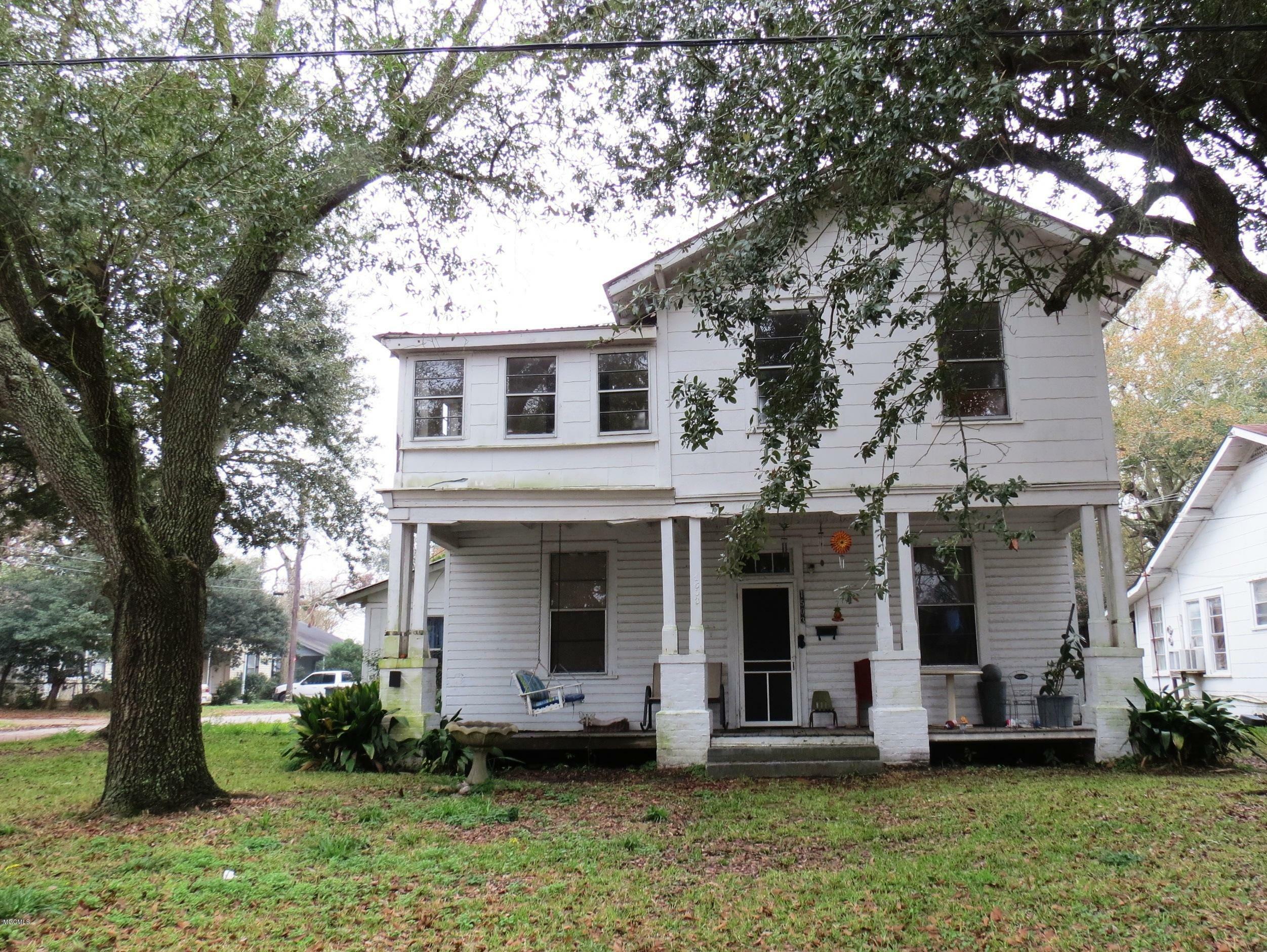 Property Photo:  1503 Roosevelt Street  MS 39567 