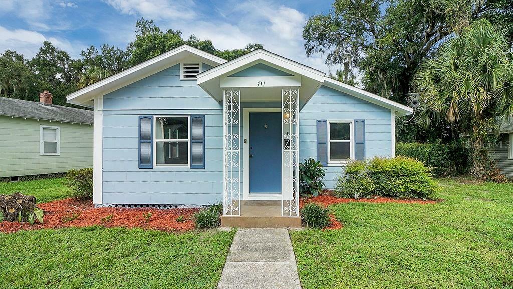 Property Photo:  711 Park Drive  FL 34748 