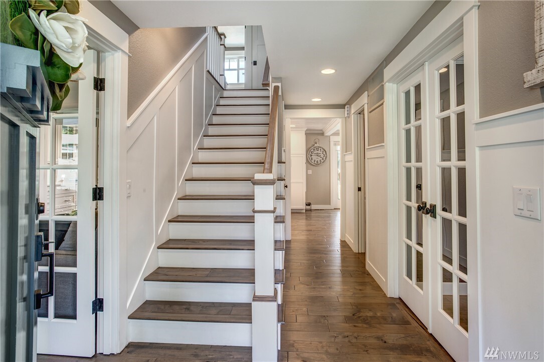 Property Photo: 19243 SE 46th Place WA 98027