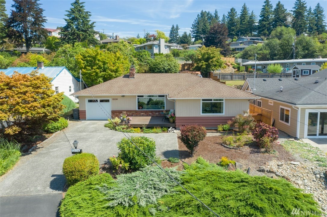 Property Photo:  12138 Marine View Dr SW  WA 98146 