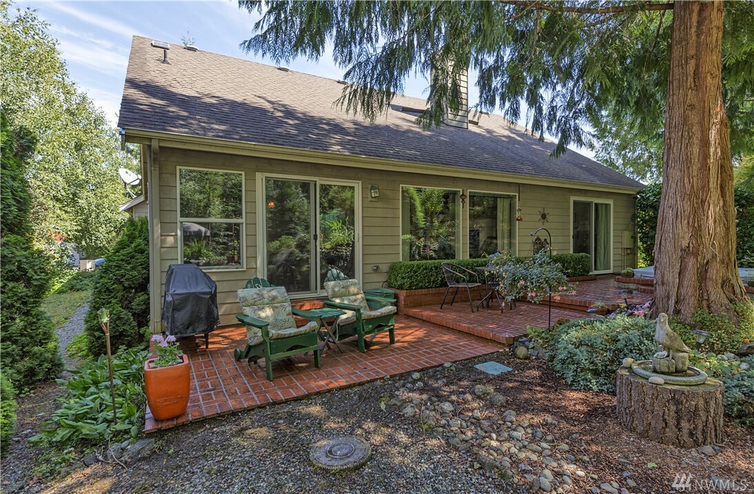 Property Photo:  43 McKenzie Lane  WA 98365 