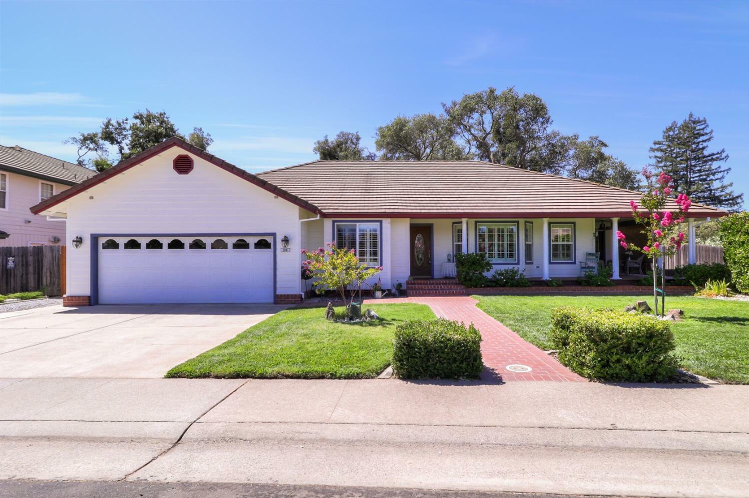 Property Photo:  300 Edgebrook Drive  CA 95640 