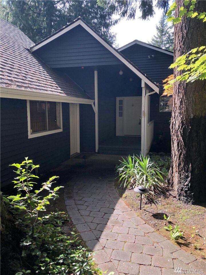 Property Photo:  10705 SE 29th St  WA 98004 