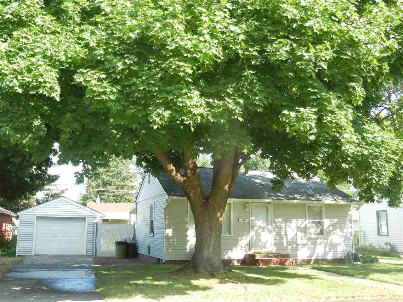 Property Photo: 5904 N Milton St WA 99205-7173