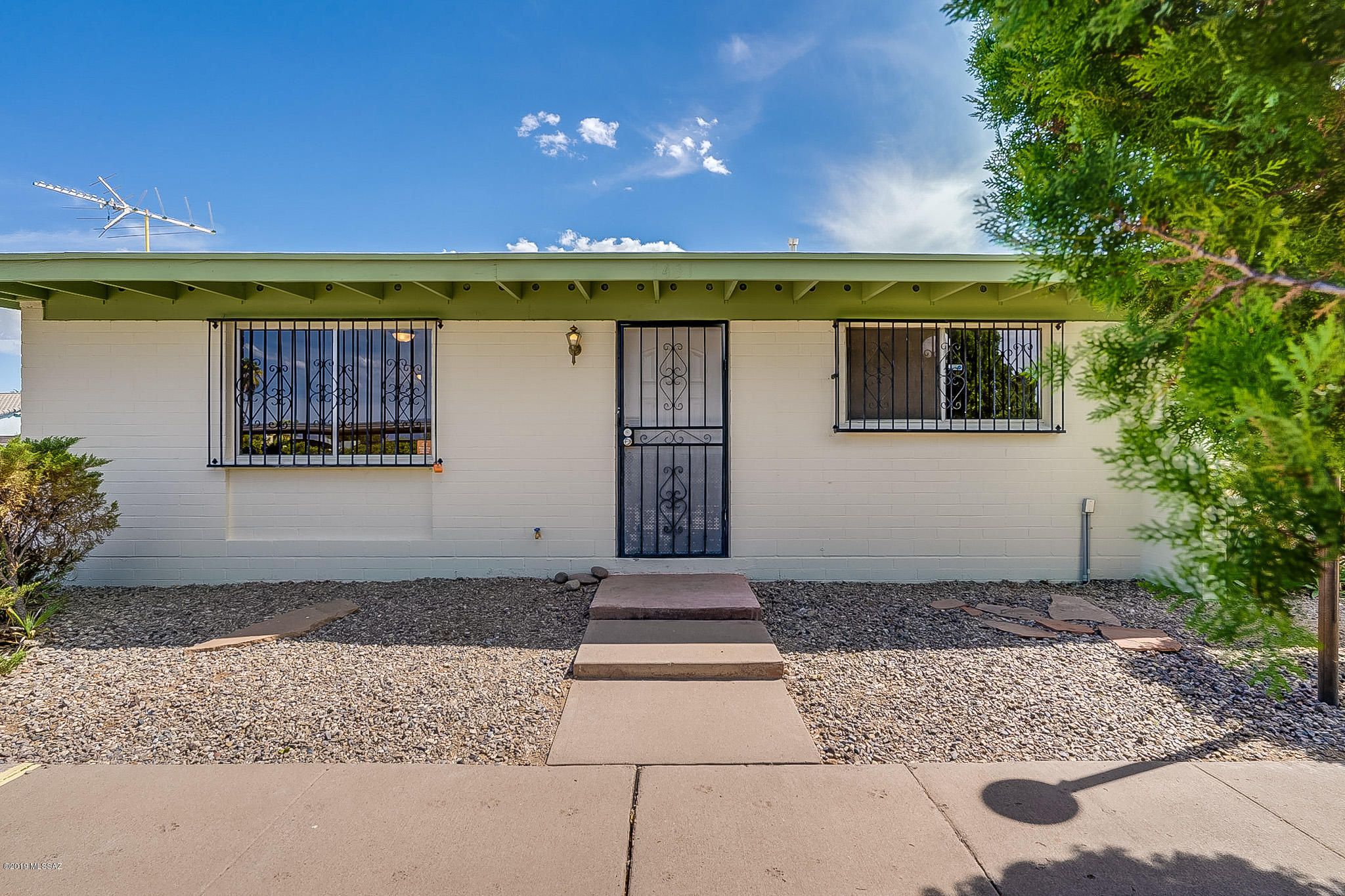 Property Photo:  7431 E Desert Spring Drive  AZ 85730 