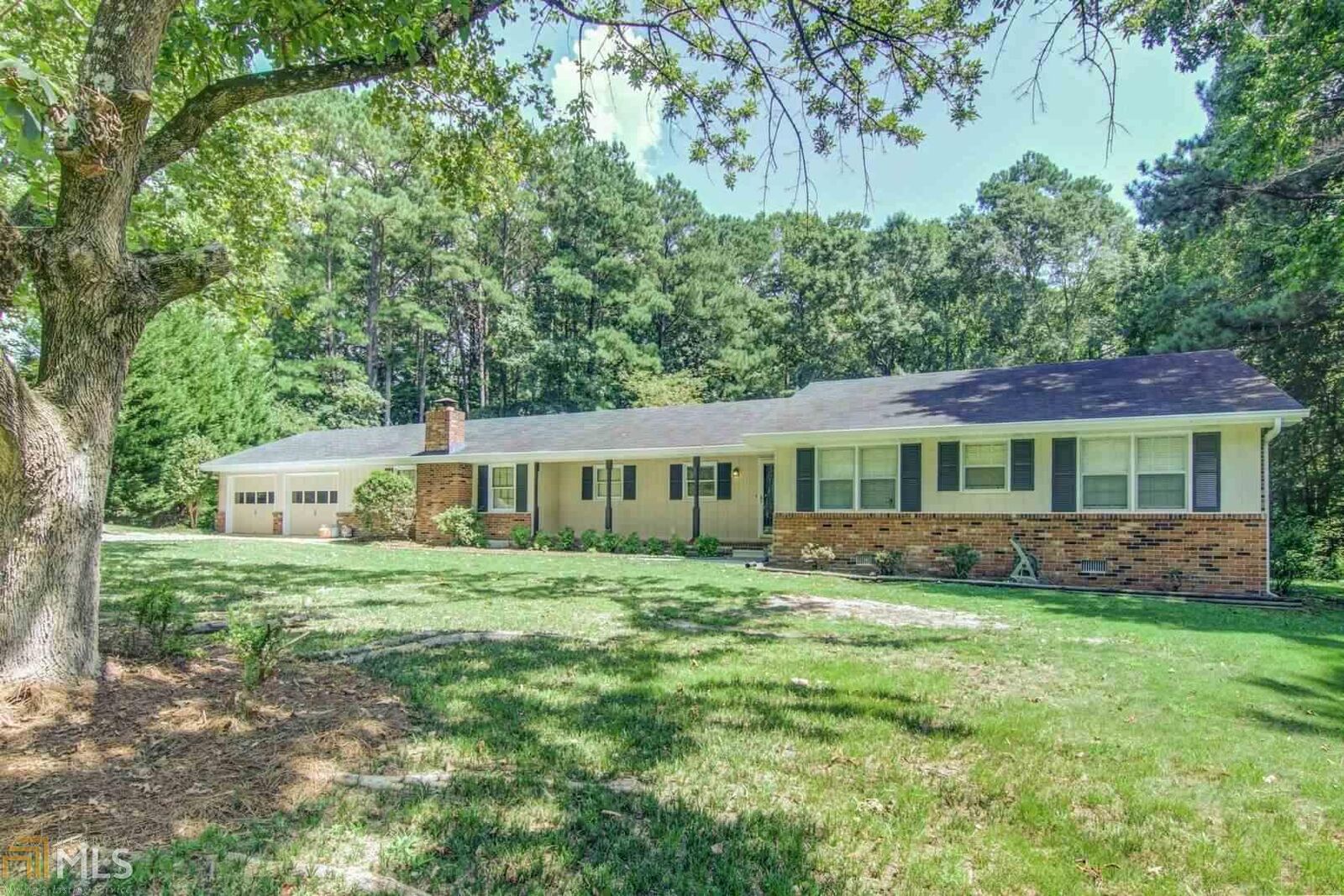 Property Photo:  914 April Dr  GA 30094 