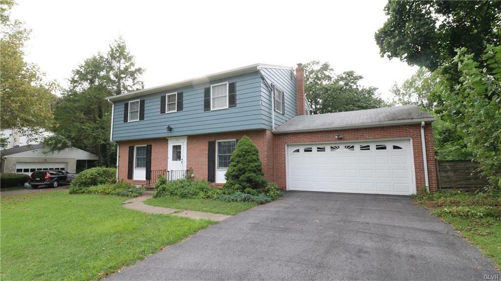 Property Photo:  1013 Lawrence Drive  PA 18049 