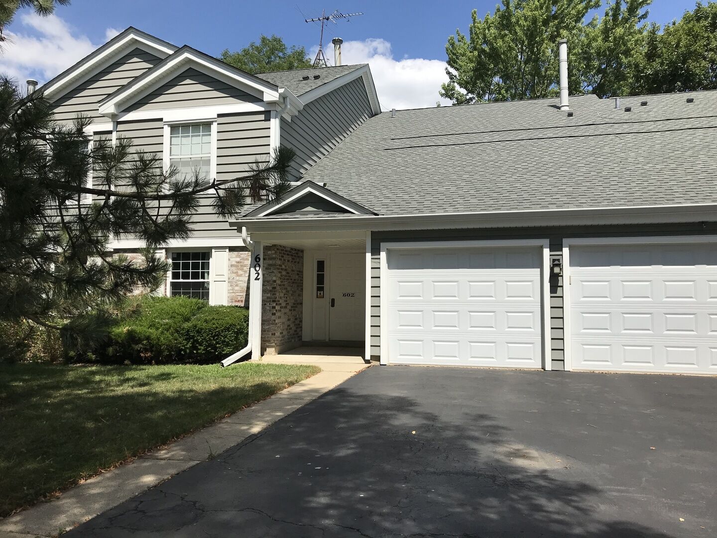 Property Photo: 602 Fairbanks Court V2 IL 60194