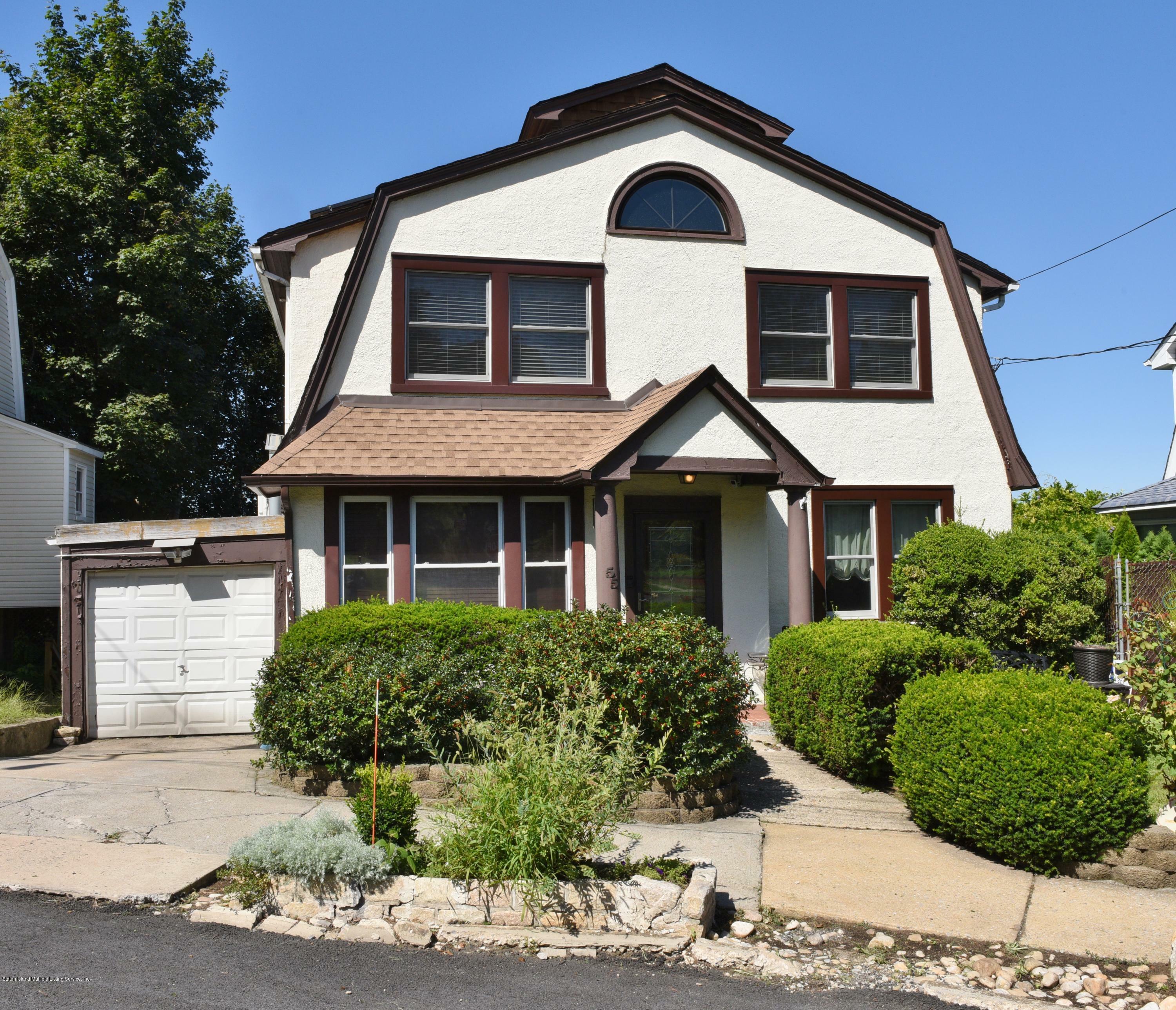 Property Photo:  55 Fort Hill Circle  NY 10301 