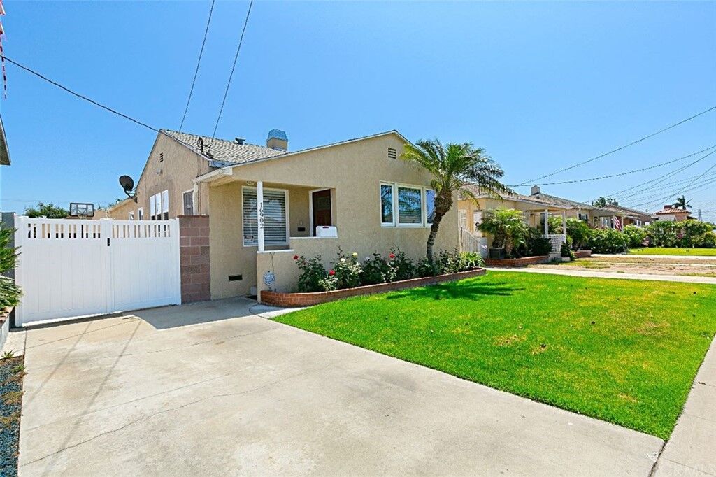 Property Photo:  16902 La Salle Avenue  CA 90247 
