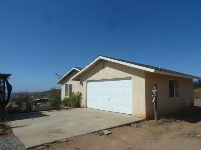 Property Photo:  20040 Sunset Oaks Dr  CA 92065 