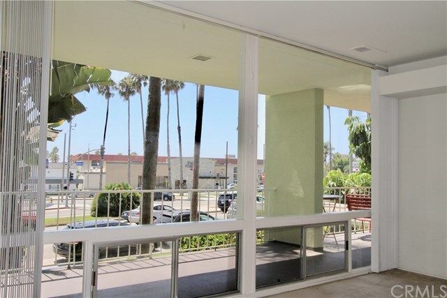 Property Photo: 3901 E Livingston Drive 204 CA 90803
