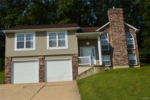 Property Photo: 16 Glenkee Ct 63028