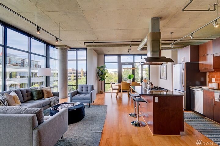 Property Photo:  2720 3rd Ave 402  WA 98121 