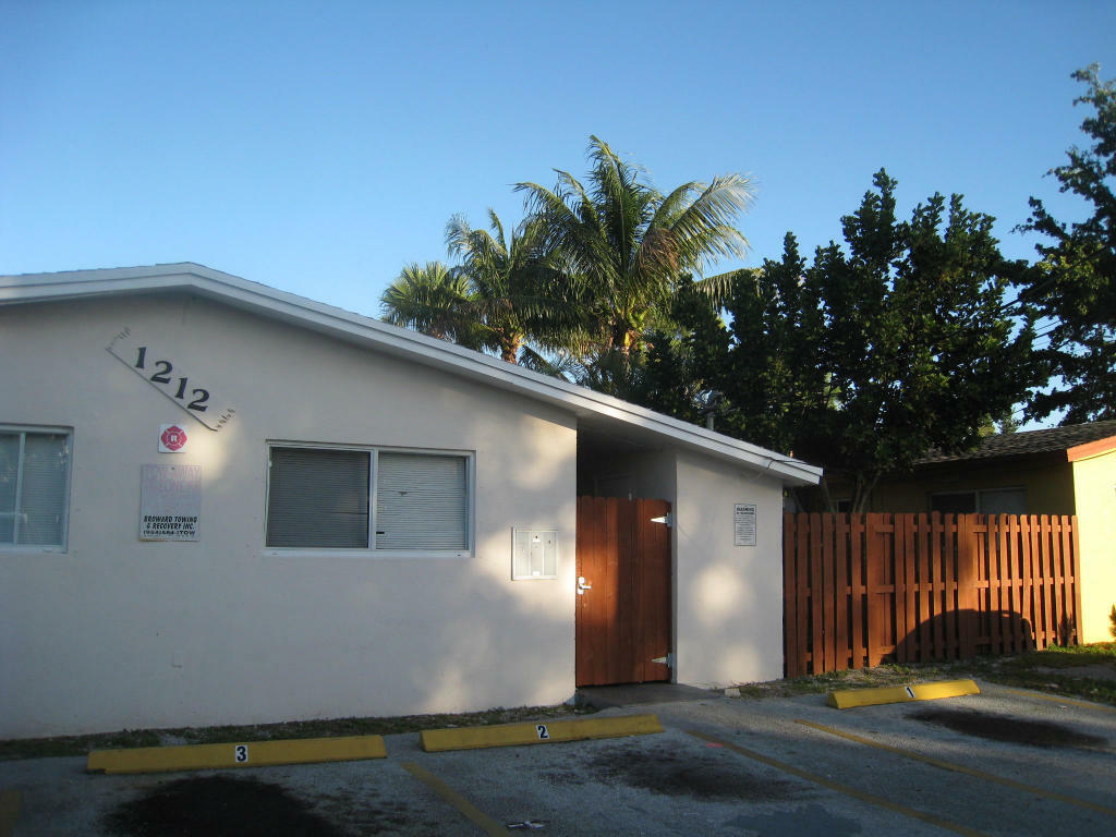 Property Photo:  1212 NE 5th Avenue  FL 33304 