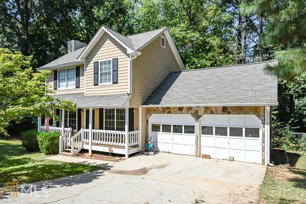 Property Photo: 3855 Willow Hollow GA 30135